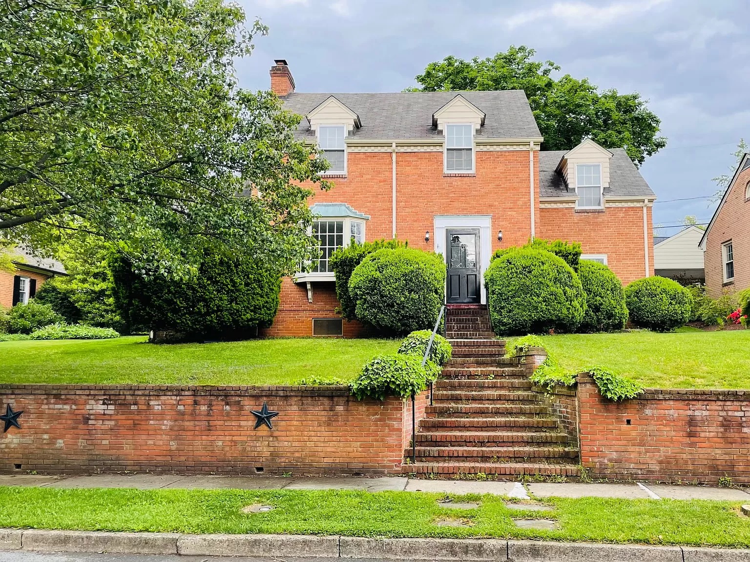 Property main image