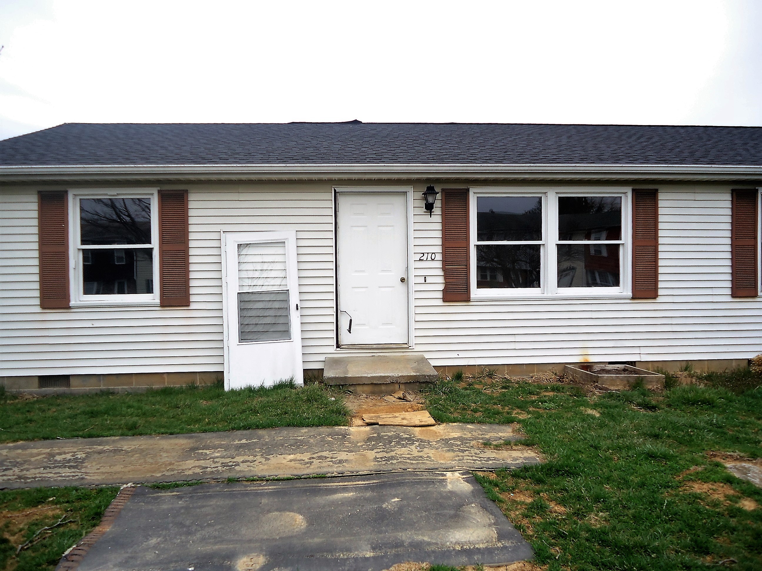 210 East Fairfax Street